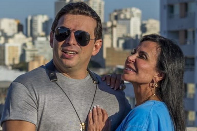 Gretchen adianta preparativos para 18º casamento com saxofonista