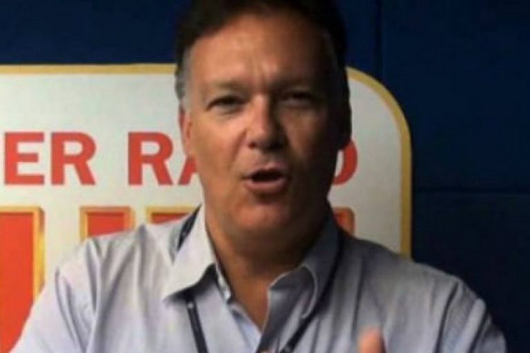 Morre ex-apresentador do ‘Globo de Ouro’, aos 58 anos, vítima de coronavírus