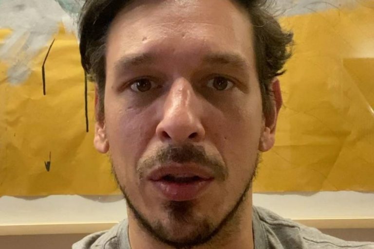 João Vicente emociona com pedido de desculpas: “Eu reconheço minha culpa”