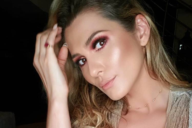 Lívia Andrade responde fã sobre retorno ao ‘Fofocalizando’