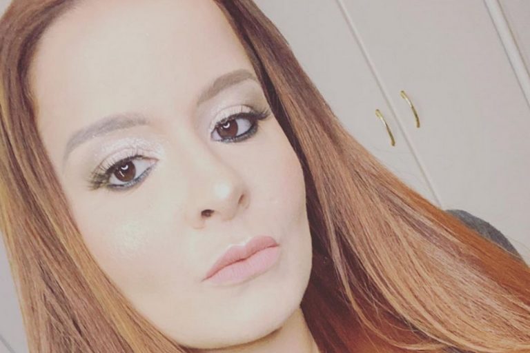 Sertaneja Maiara posa com vestido luxuoso e detalhe no corpo desperta atenção