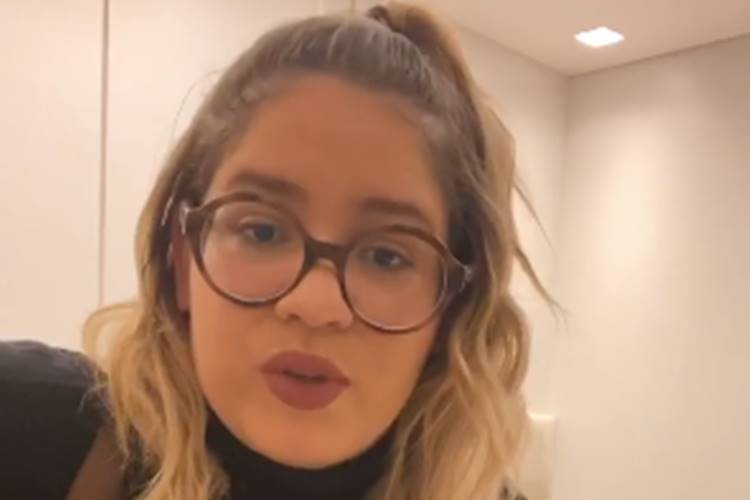 Marília Mendonça mostra jeito diferente de praticar exercícios