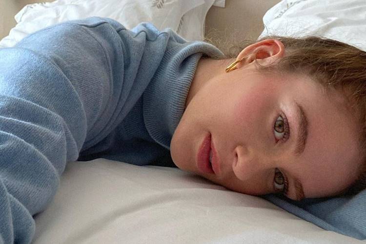 Marina Ruy Barbosa encontra aranha gigante dentro do quarto e se espanta