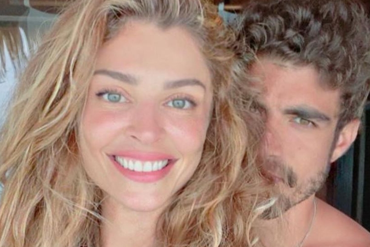 Grazi Massafera e Caio Castro trocam promessas durante live: “Amor da minha vida”