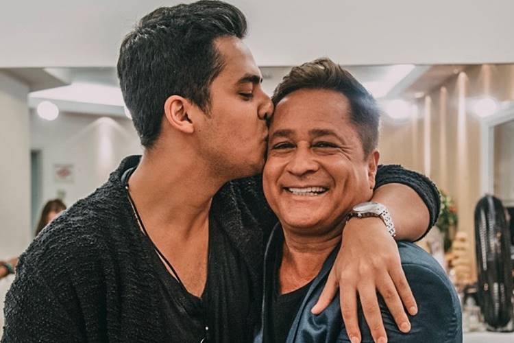 Matheus Vargas com o pai Leonardo (Reprodução/Instagram)