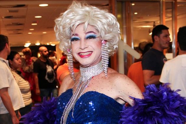 Morre Miss Biá, drag queen pioneira no Brasil