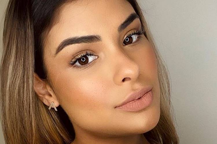 Munik Nunes radicaliza no visual; veja antes e depois