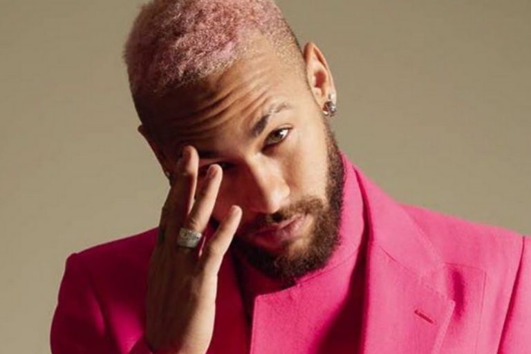 Neymar reage diante de cobrança polêmica feita por Felipe Neto