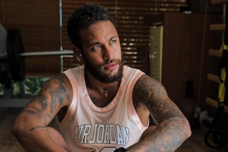 Após cobranças, Neymar faz campanha: “Vidas negras importam”