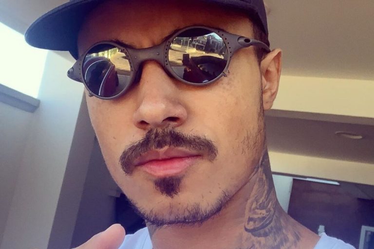 Mc Livinho quebra o silêncio após acusação de racismo