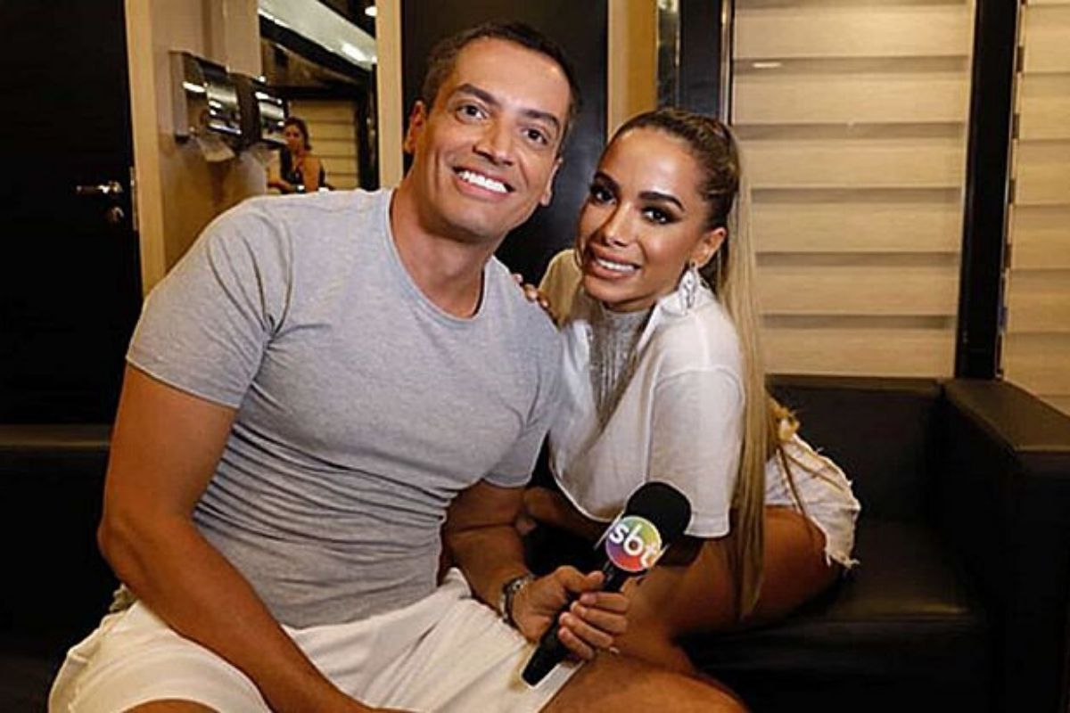 O jornalista Leo Dias e a cantora Anitta - Reprodução: Instagram O jornalista Leo Dias e a cantora Anitta - Reprodução: Instagram