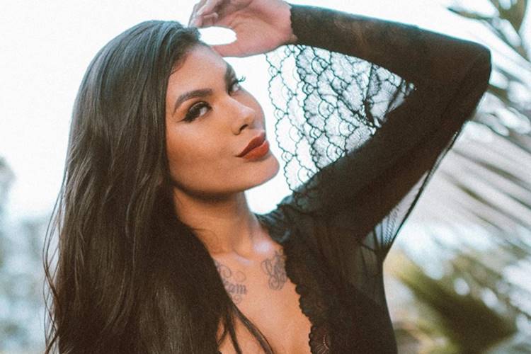 Pocah revela que teve nude vazado e assusta fãs ao mostrar conteúdo