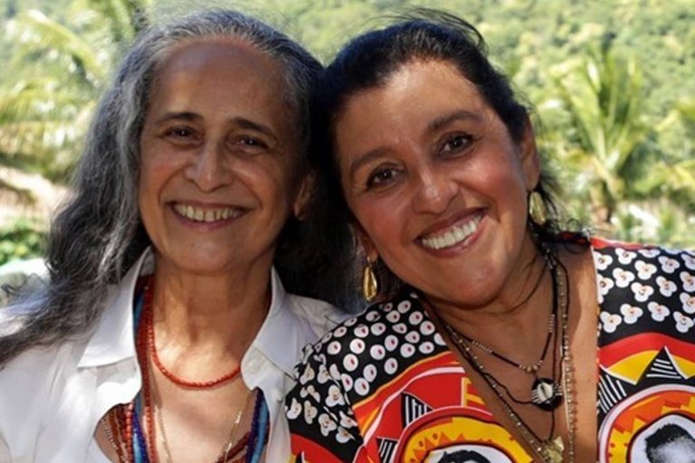 Regina Casé parabeniza Maria Bethânia com declaração emocionante