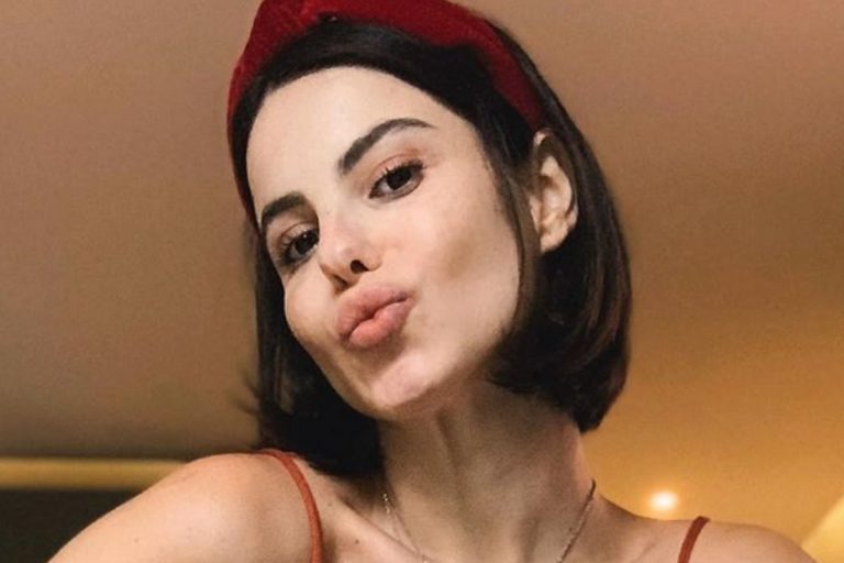 Sthefany Brito exibe barrigão de grávida pela primeira vez e surpreende