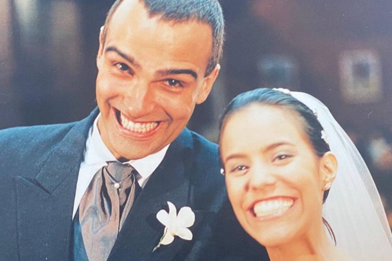 Tadeu Schmidt relembra fotos do dia que se casou: “Inesquecível”