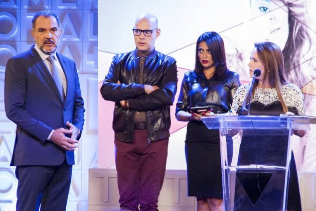 Totalmente Demais - Germano impede Lili de acabar com o concurso (Globo/Sergio Zalis)