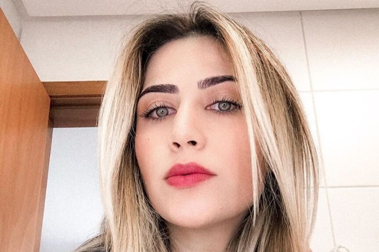 Filha de Leonardo surge de fio dental e faz grande confissão
