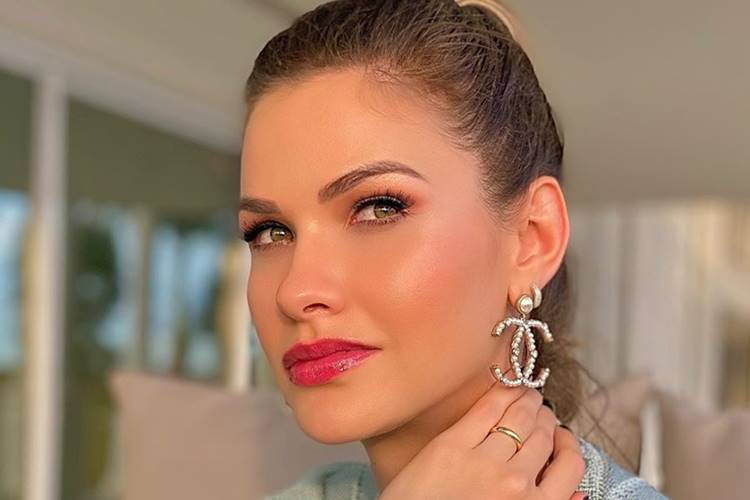 Andressa Suita surge em momento divertido e brinca: “Me senti o Gusttavo Lima”