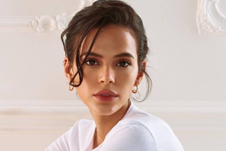 “Estou cansada”, desabafa Bruna Marquezine sobre nova polêmica