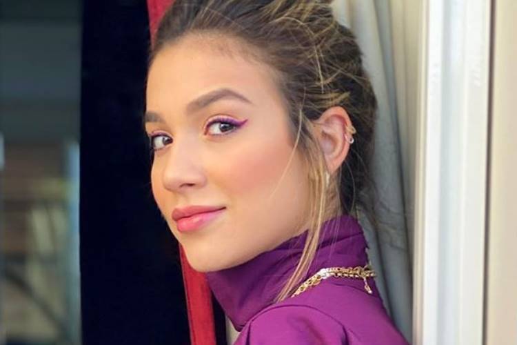 Irmã do sertanejo Luan Santana assume namoro com jogador do Palmeiras