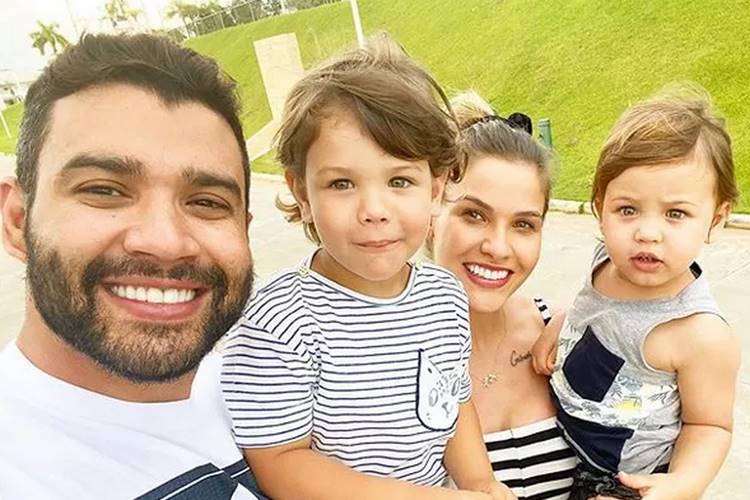 Andressa Suita se declara a família: “Eu sou louca por eles”