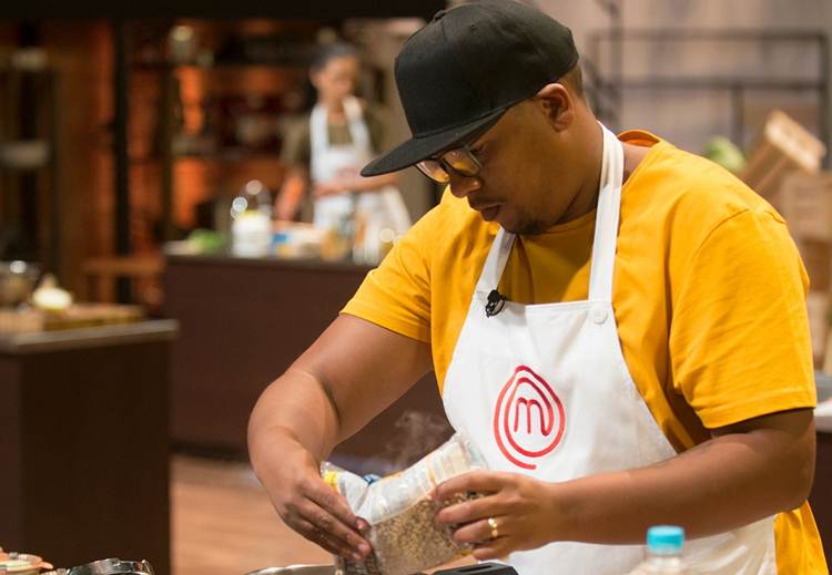 Hailton é o primeiro vencedor da nova temporada de Masterchef Brasil