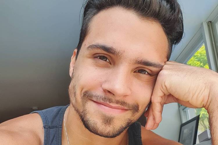 Ex-BBB Petrix Barbosa anuncia que será pai