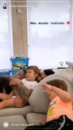 Andressa Suita flagra Gusttavo Lima em momento com os filhos