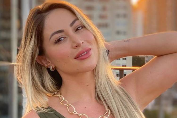 Ex Panicat Carol Narizinho Reage A Escalação Para A Fazenda 12 