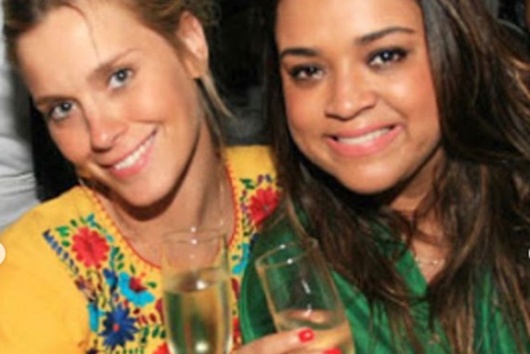 Carolina Dieckmann capricha na homenagem a aniversariante e amiga Preta Gil