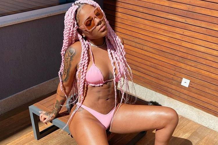 Cantora Ludmilla ostenta boa forma de biquíni e escapa detalhe - Reprodução/Instagram