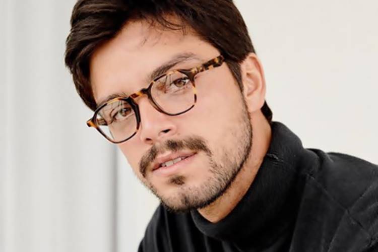 Rodrigo Simas estuda música para soltar voz em novela da Globo - Foto: Reprodução/Instagram@simasrodrigo