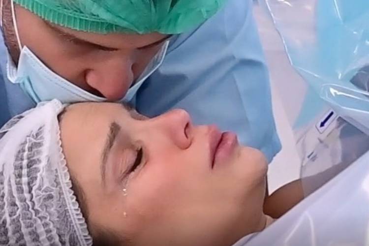 Flávia Viana exibe detalhes de parto do filho Gabriel e emociona com vídeo