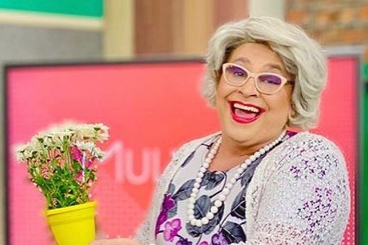 Tia, personagem do 'Mulheres', interpretado por Guilherme Uzeda, que comandará o espetáculo 'Meu Prédio É Uma Comédia' - Reprodução: Instagram Tia, personagem do 'Mulheres', interpretado por Guilherme Uzeda, que comandará o espetáculo 'Meu Prédio É Uma Comédia' - Reprodução: Instagram