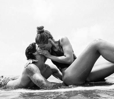 Yasmin Brunet e Gabriel Medina estão em clima de romance nas Maldivas - Foto: Reprodução/Instagram@yasminbrunet1