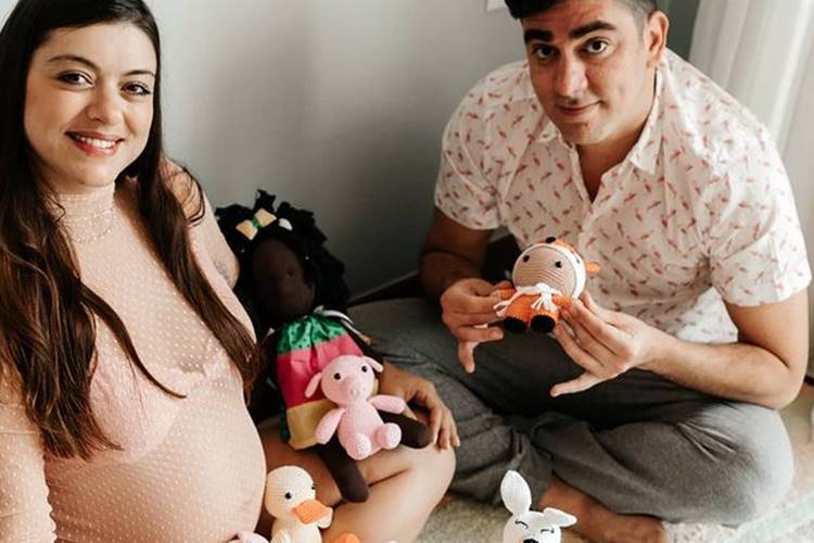 Marcelo Adnet posta foto com esposa grávida de nove meses: ''A estreia mais importante de nossas vidas'' - Foto: Reprodução/Instagram@eupareiciacardoso