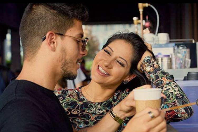 Arthur Aguiar passa final de semana na casa de Mayra Cardi
