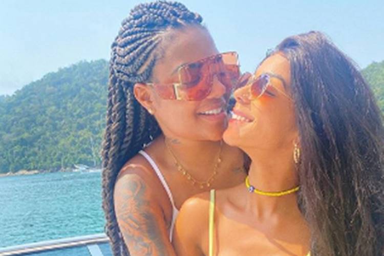 Ludmilla usa Twitter pra fazer pedido picante a esposa: ”Quero transar”
