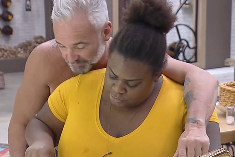 Mateus Carrieri e Jojo Todynho A Fazenda 12: Mateus Carrieri surpreende em conversa com Jake ''Não tenho tanta afinidade assim com a Jojo'' - Foto: Reprodução/Playplus