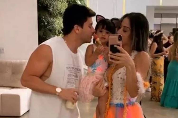 Mayra Cardi e Arthur Aguiar curtem momento em família juntos - Foto: Reprodução/Instagram@mayracardi