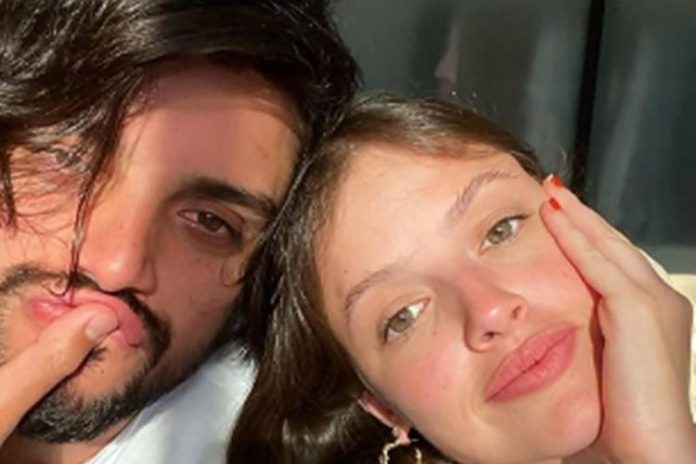 Rodrigo Simas fala sobre a primeira vez com Agatha Moreira: ''Brochei'' - Foto: Reprodução/Instagram@simasrodrigo