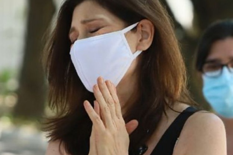 Beth Goulart velório da mãe, Nicette Bruno Corpo de Nicette Bruno é velado no Rio de Janeiro, filhos se despedem - Foto: Daniel Pinheiro/AgNews