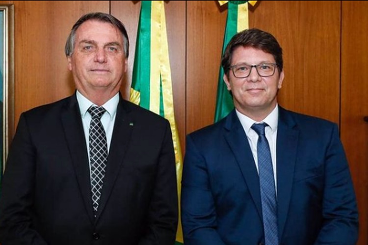Após sofrer princípio de infarto, presidente Jair Bolsonaro visita secretário Mario Frias no hospital - Foto: Reprodução/Instagram