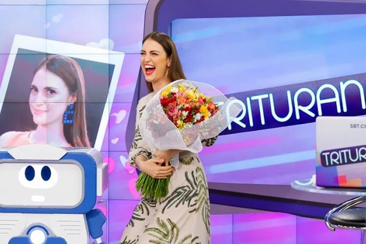 Chris Flores é recebida com buquê em seu retorno ao ‘Triturando’