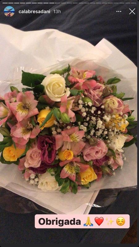 Após polêmica de caso Marcius Melhem, Dani Calabresa ganha flores - Foto: Reprodução/Instagram