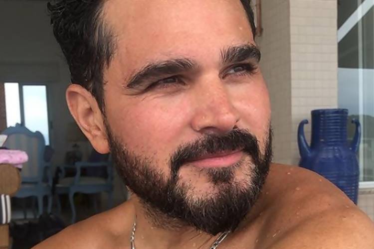 Após morte do pai, Luciano Camargo se livra do isolamento e se cura do Coronavírus - Foto: Reprodução/Instagram@flaviacamargo