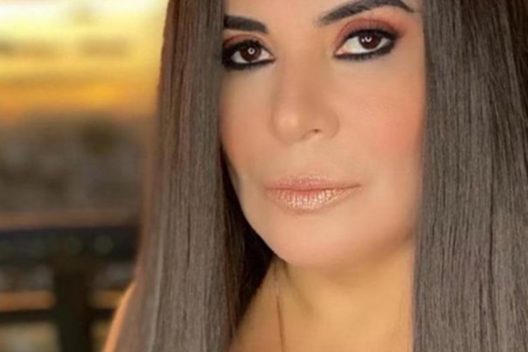 Mara Maravilha é duramente criticada após mostrar tatuagem ao fazer topless - Foto: Reprodução/Instagram