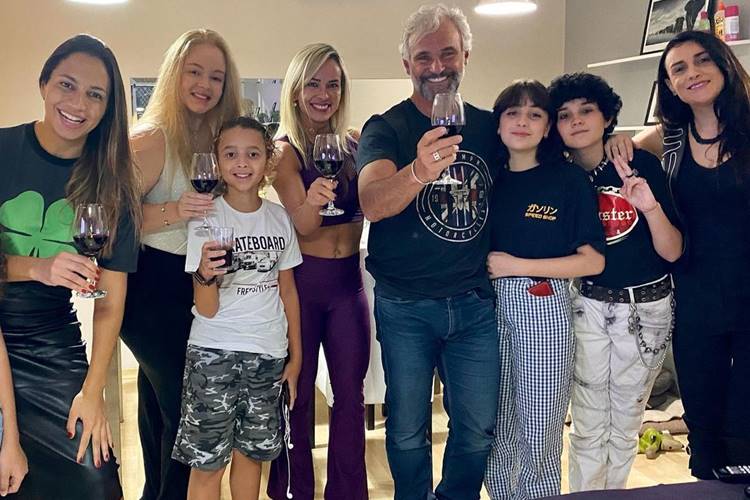 Mateus Carrieri e família/ Instagram