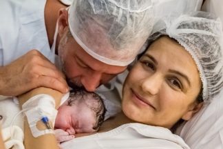 Malvino Salvador, a esposa e o filho - Foto: Thais Galardi (Reprodução: Instagram)