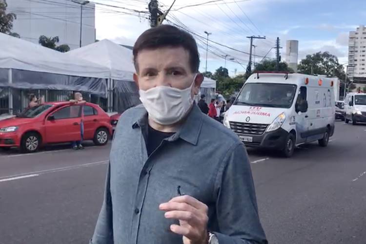 Roberto Cabrini em Manaus Roberto Cabrini em Manaus (Divulgação/ Record TV)